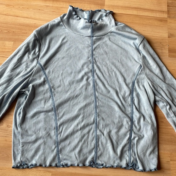 Aritzia-Sunday Best long sleeve - Picture 1 of 5